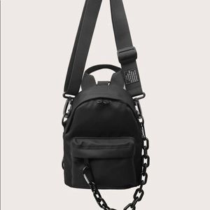 chain crossbody bag